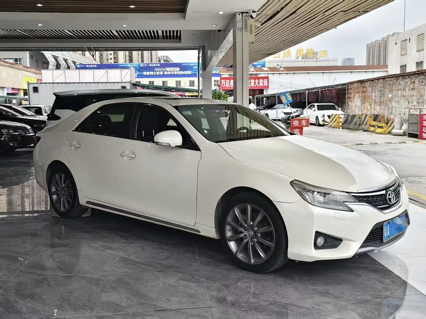 Toyota Reiz 2013 2.5V Premium Edition фото 3