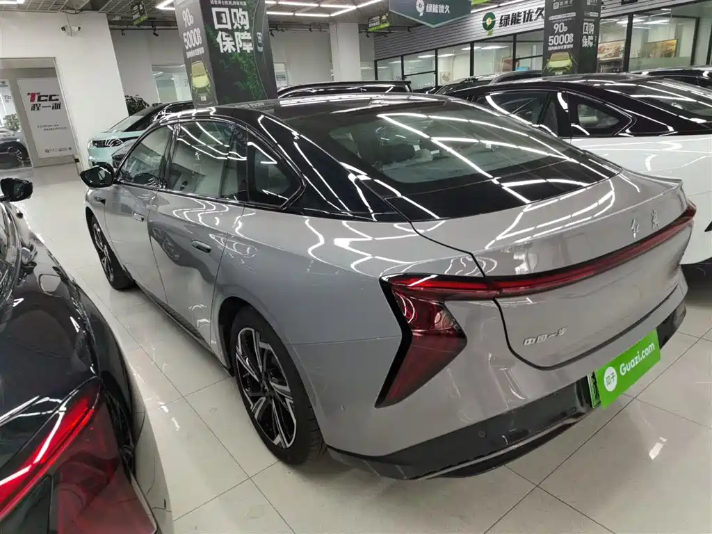 Hongqi EH7 2024 640 Pro+ AWD Edition фото 5
