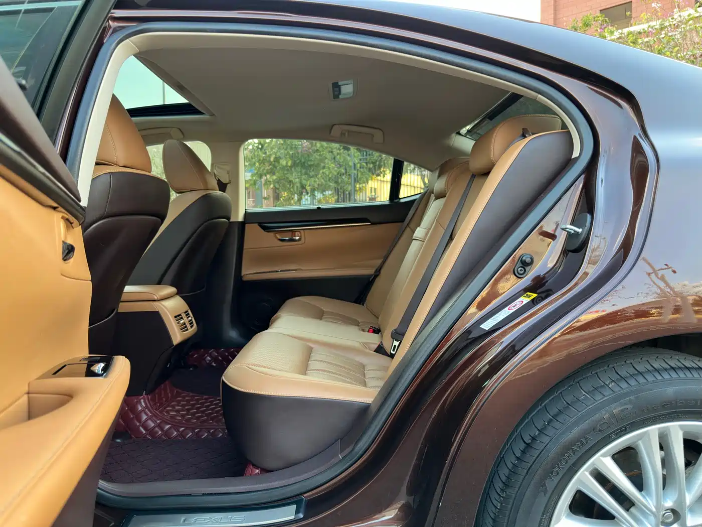 Lexus ES 2015 250 Elegance Edition фото 9