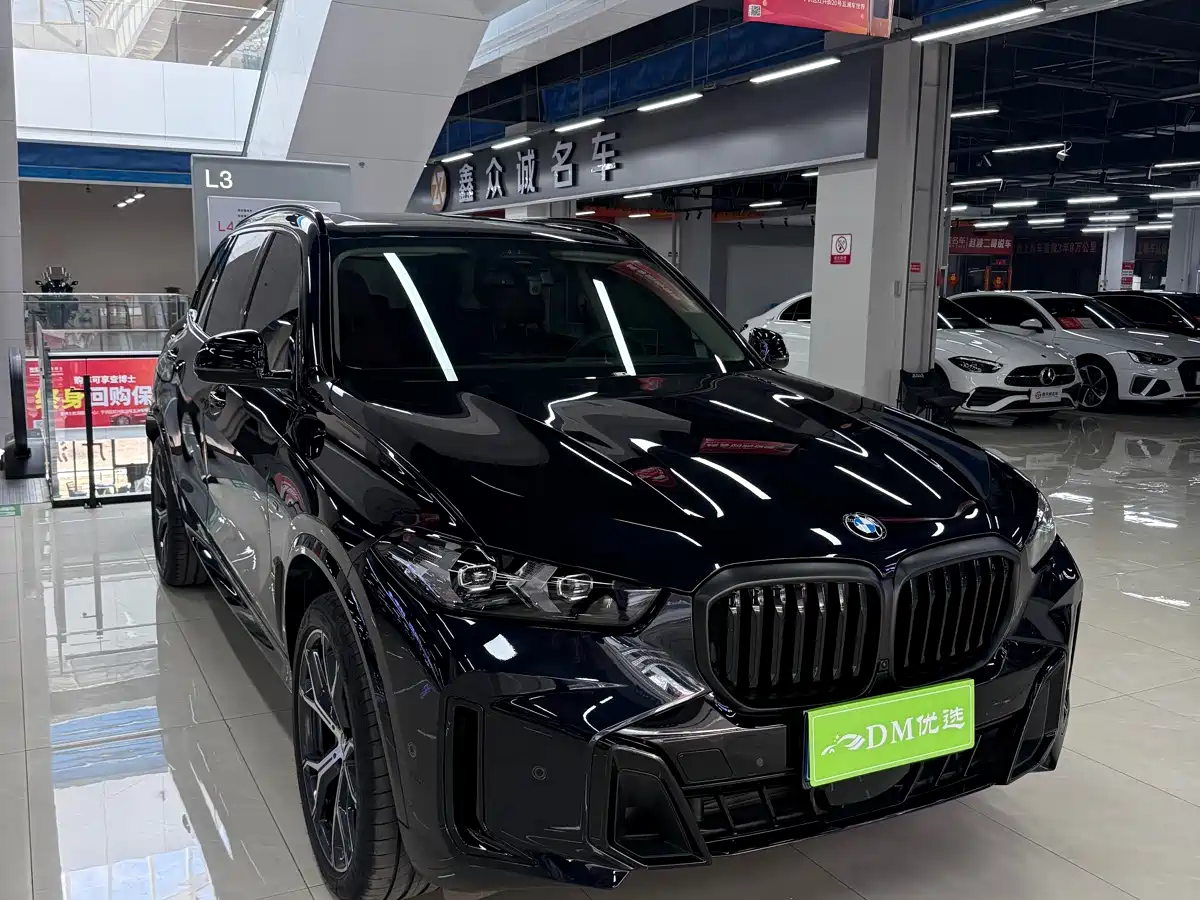 BMW X5 2025 Model xDrive 30Li Exclusive M Sport Blackout Package