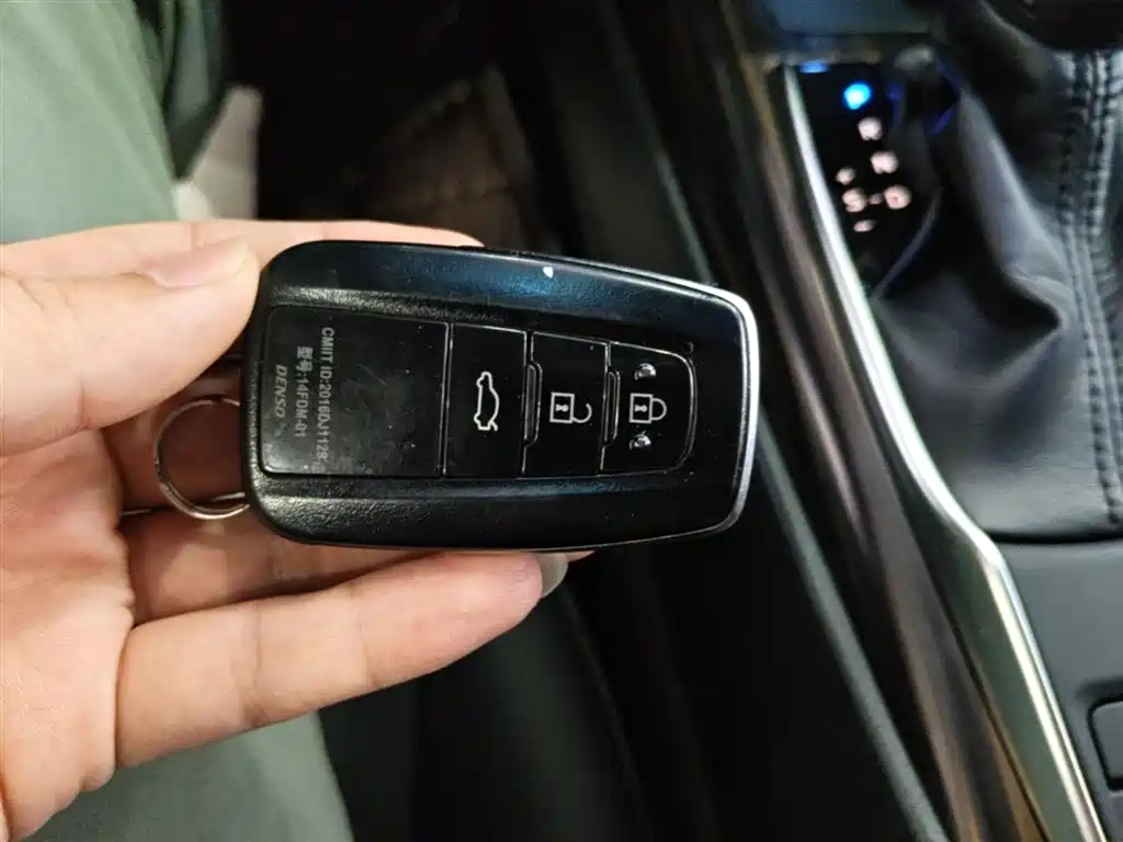 Toyota Camry 2018 2.0G Luxury Edition фото 9