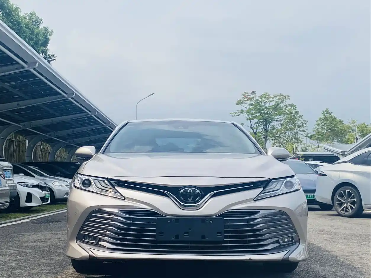 Toyota Camry 2019 Facelift 2.0G Luxury Edition фото 2