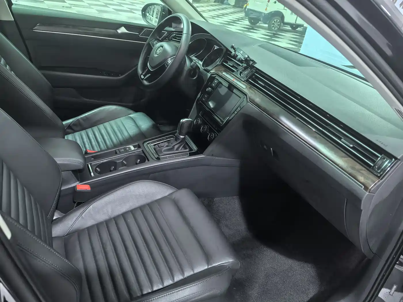 Volkswagen Magotan 2019 330TSI DSG Luxury Class China VI фото 13