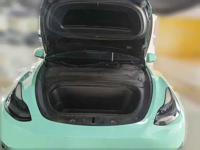 Tesla Model Y 2022 Long Range AWD — фото 3