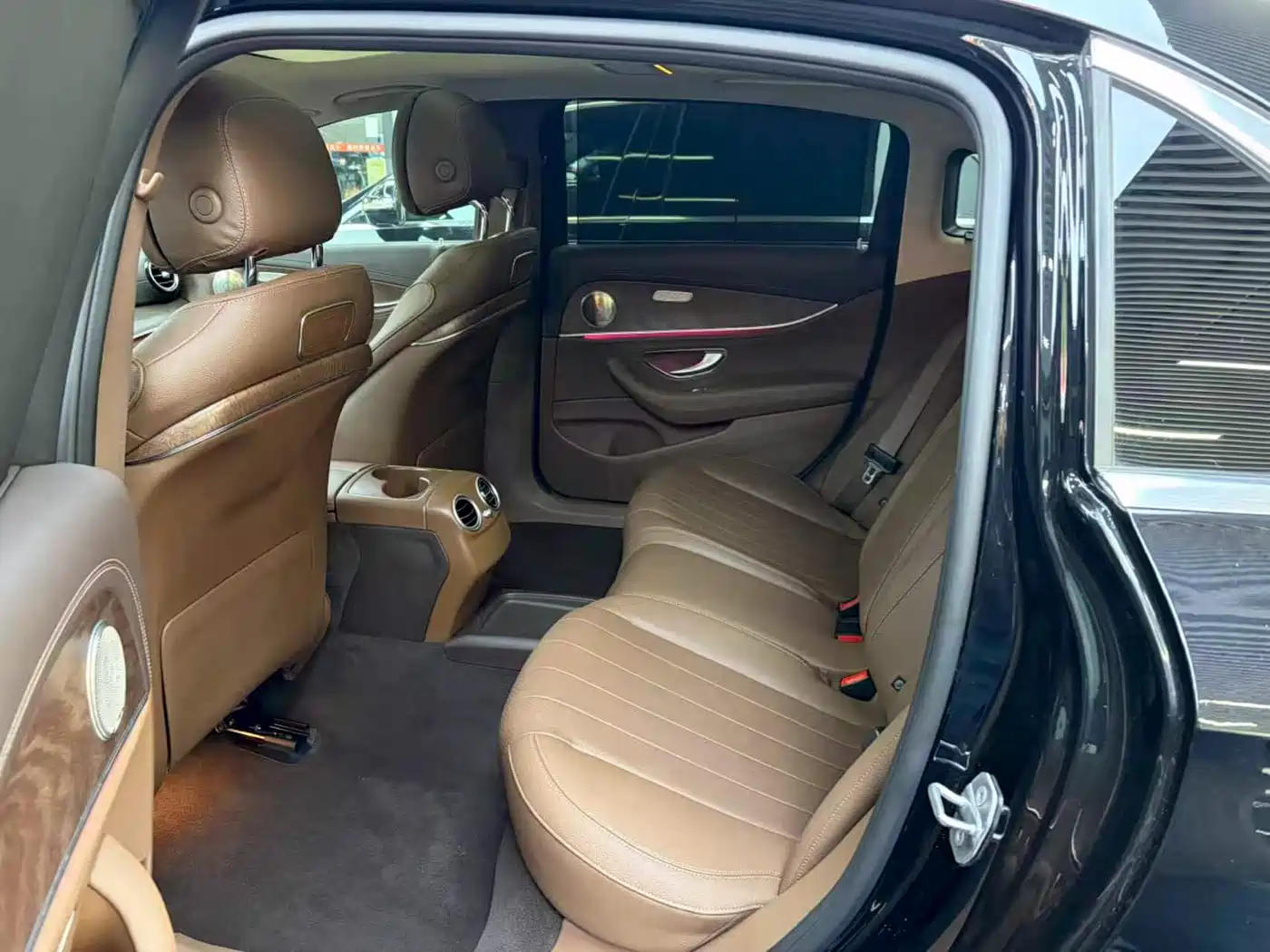 Mercedes-Benz E-Class 2017 E 300 L Luxury фото 8