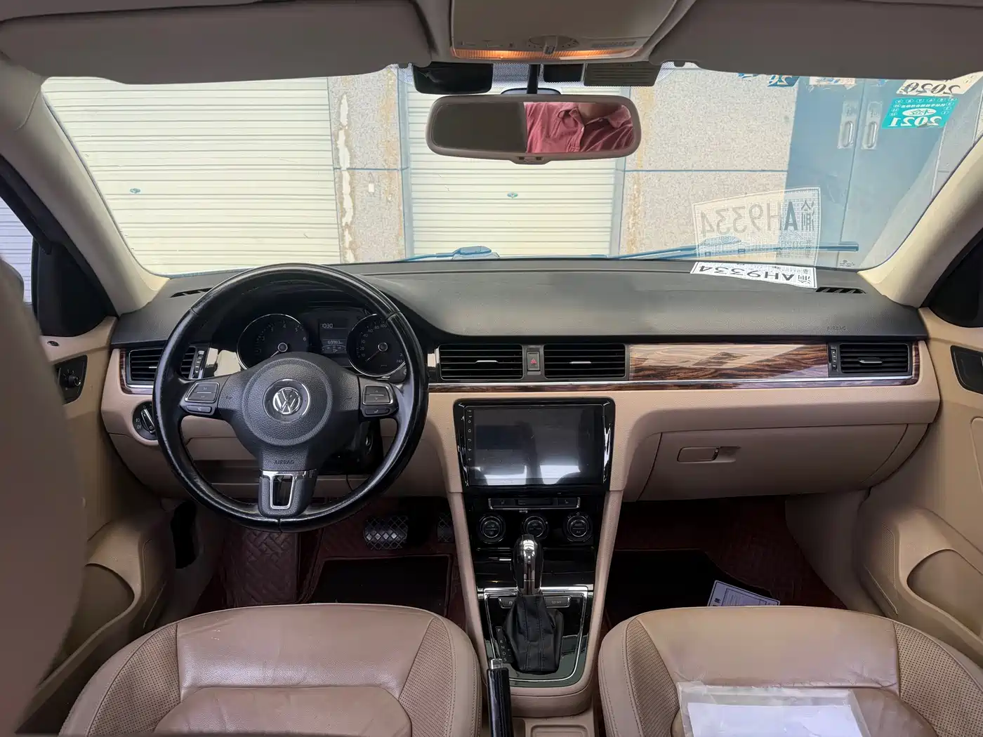 Volkswagen Bora 2013 1.6L Automatic Luxury Model фото 9