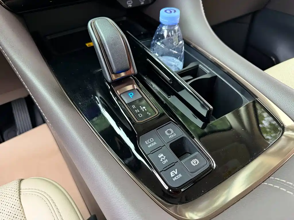 Toyota Alphard 2026 2024 Hybrid 2.5L Ultimate Enjoyment Edition