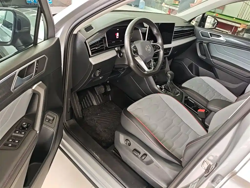 Volkswagen Tiguan L PHEV 2022 430PHEV Plug-in Hybrid Flagship Edition фото 16