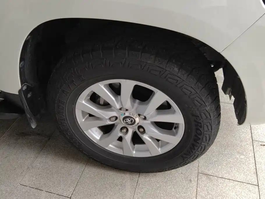 Toyota Land Cruiser (Import) 2019