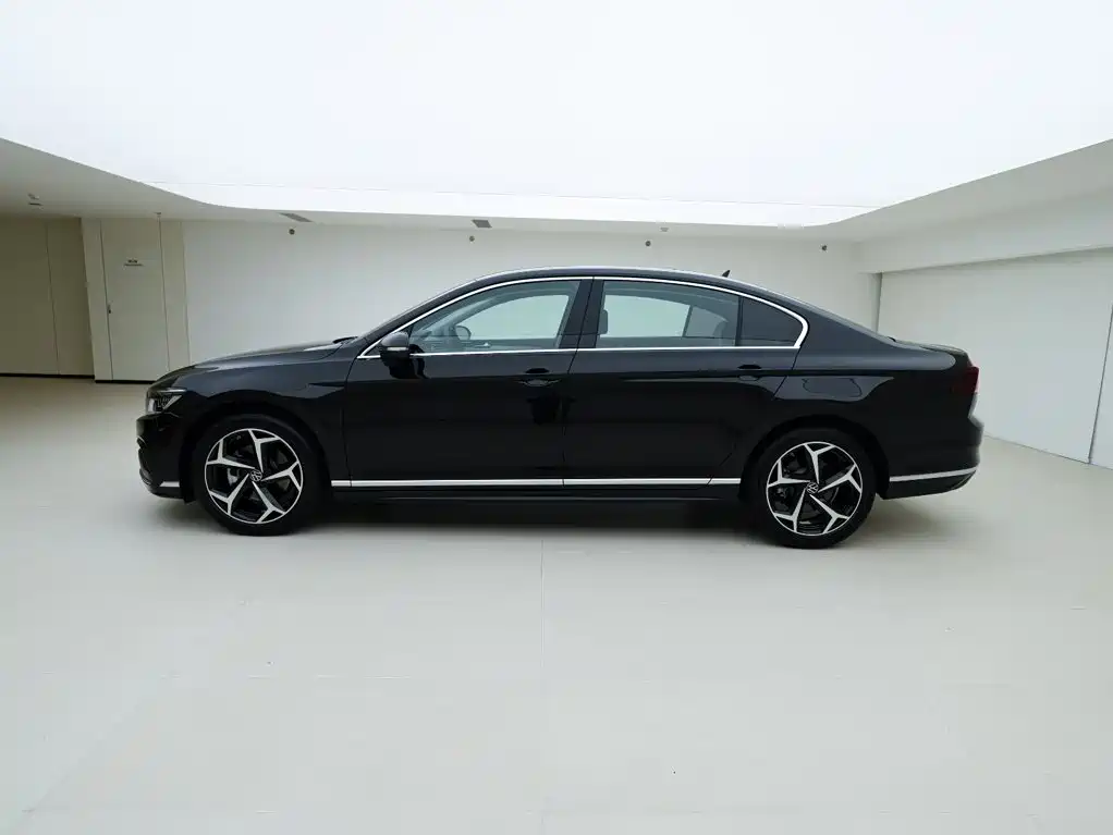 Volkswagen Magotan 2025 2025 Facelift Public Edition 330TSI DSG Luxury