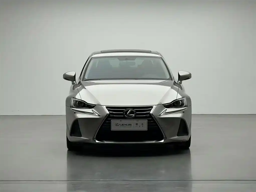 Lexus IS 2017 300 Leading Edition фото 2