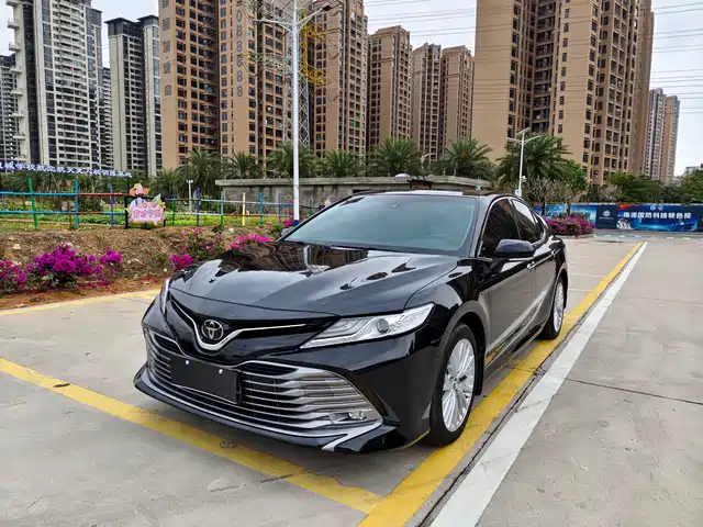 TOYOTA CAMRY