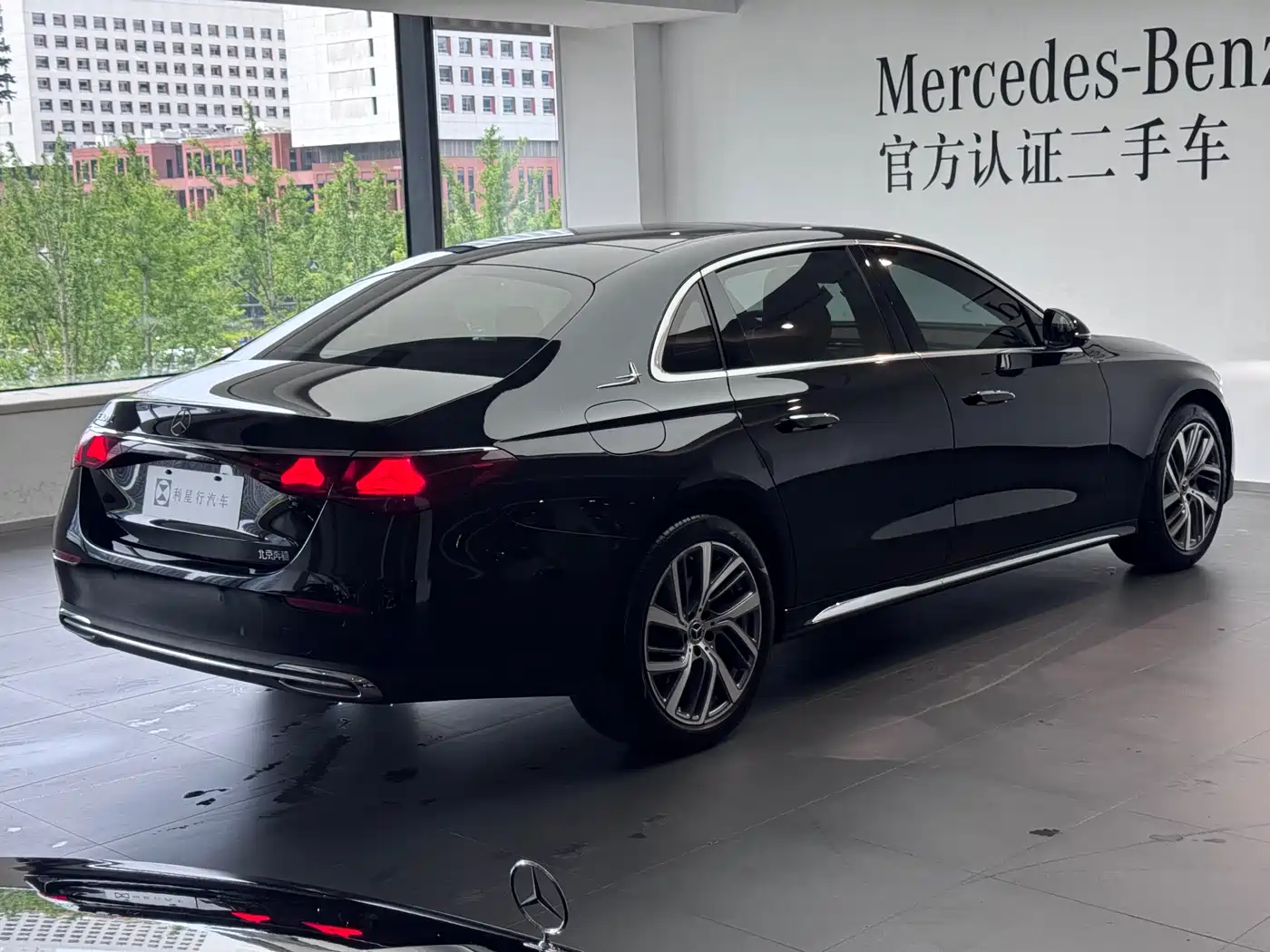 Mercedes-Benz E-Class 2024 E 300 L Fashion фото 9