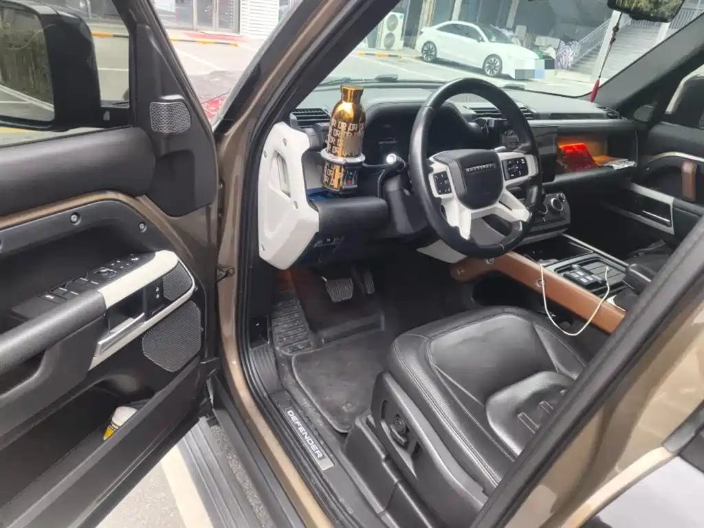 Land Rover Defender 2022 110 P400 X-DYNAMIC HSE фото 14