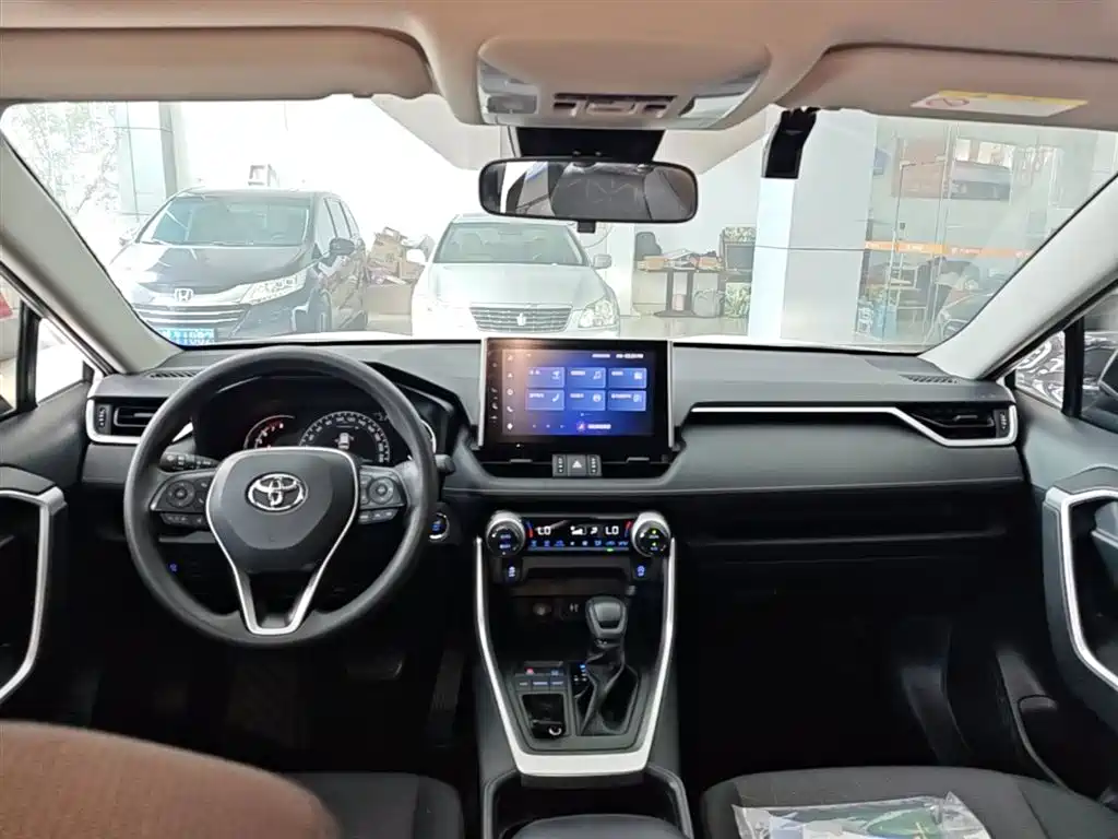 Toyota RAV4 Rongfang 2022 2.0L CVT 2WD Trend Edition фото 10