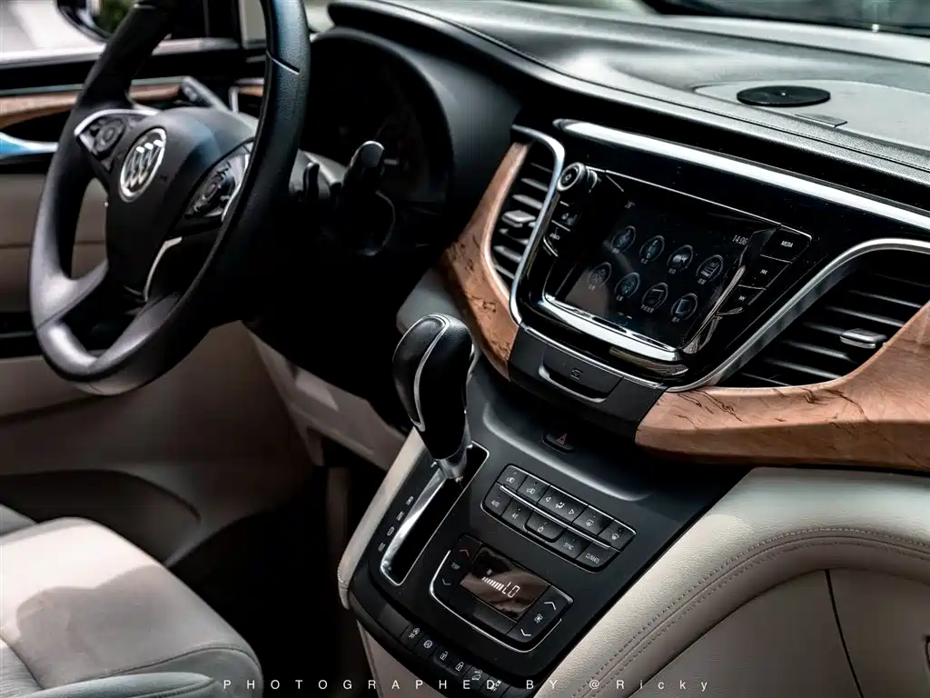 Buick GL8 2018 ES 28T Comfort Type China VI фото 6