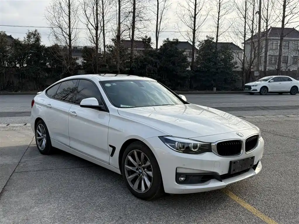BMW 3 Series GT 2018 320i Fashion фото 4