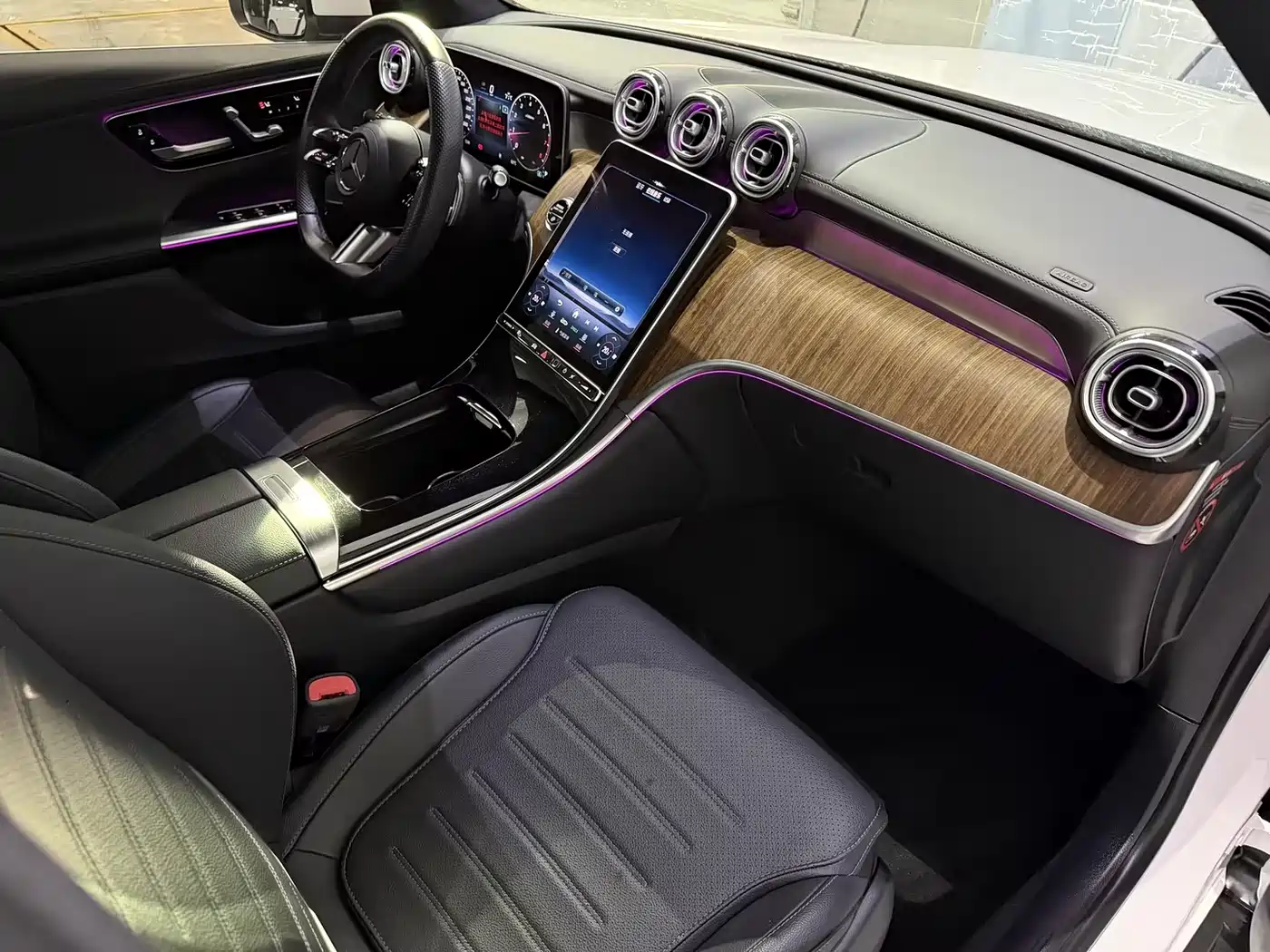 Mercedes-Benz GLC 2023 GLC 300 L 4MATIC Sport 5-Seater фото 8