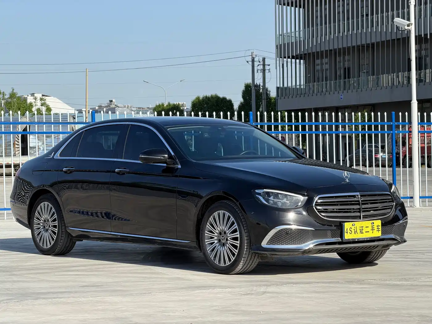 Mercedes-Benz E-Class 2021 E 300 L Fashion фото 3