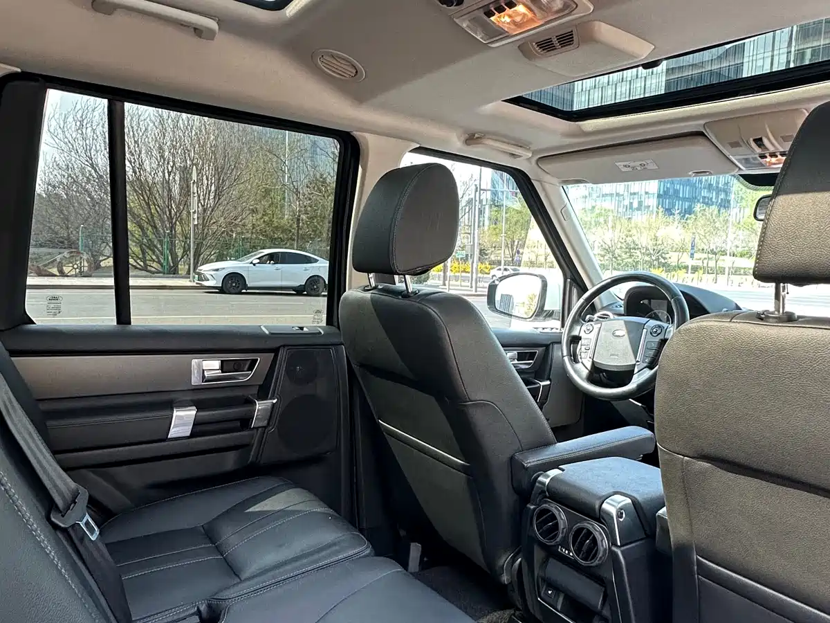 Land Rover Discovery 2016 3.0 SC V6 HSE фото 7