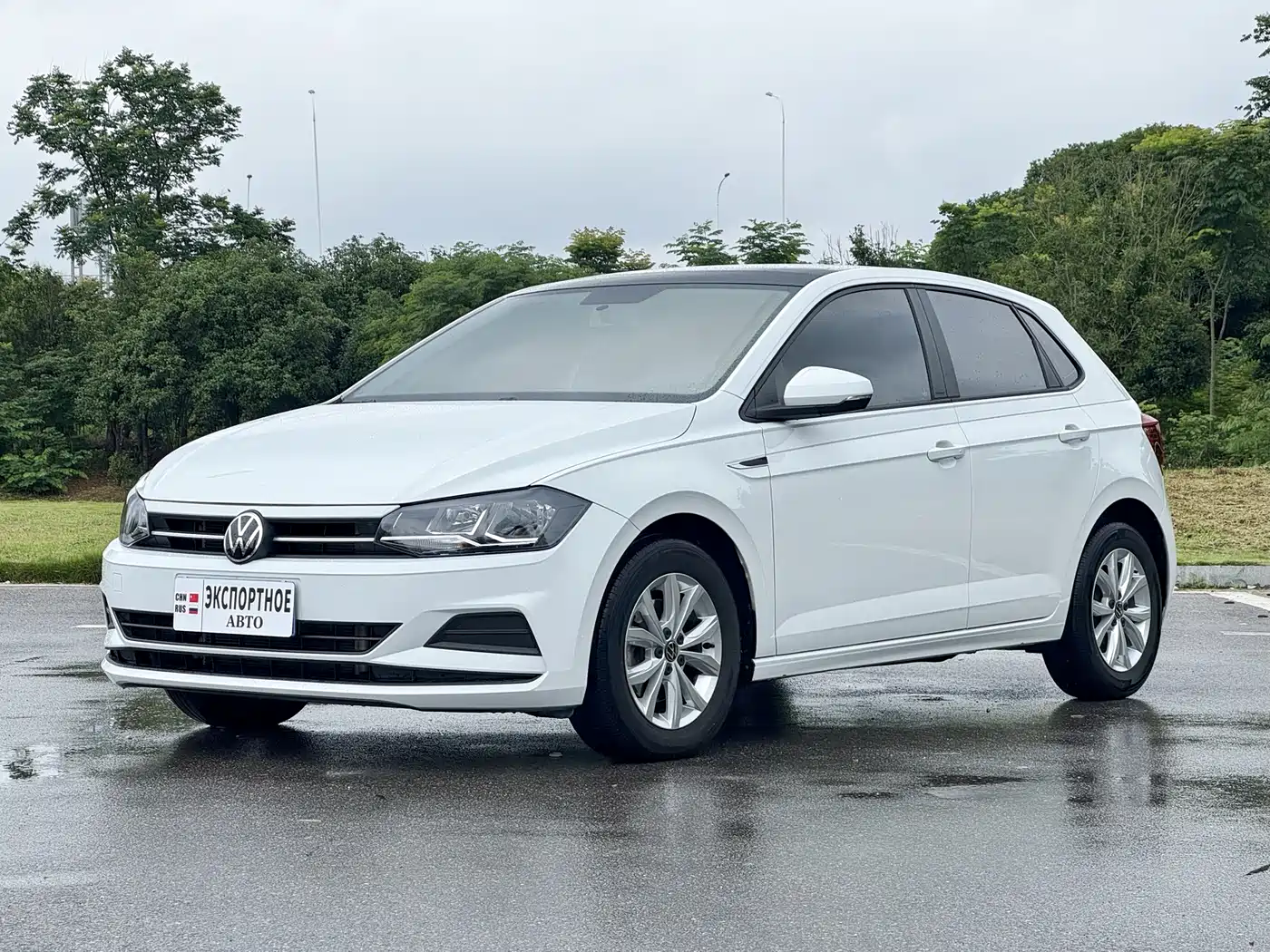 VOLKSWAGEN POLO