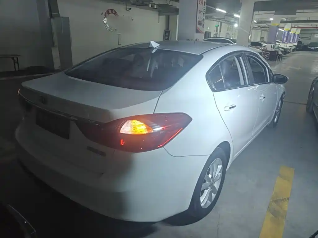 Фото 7 - Kia K3