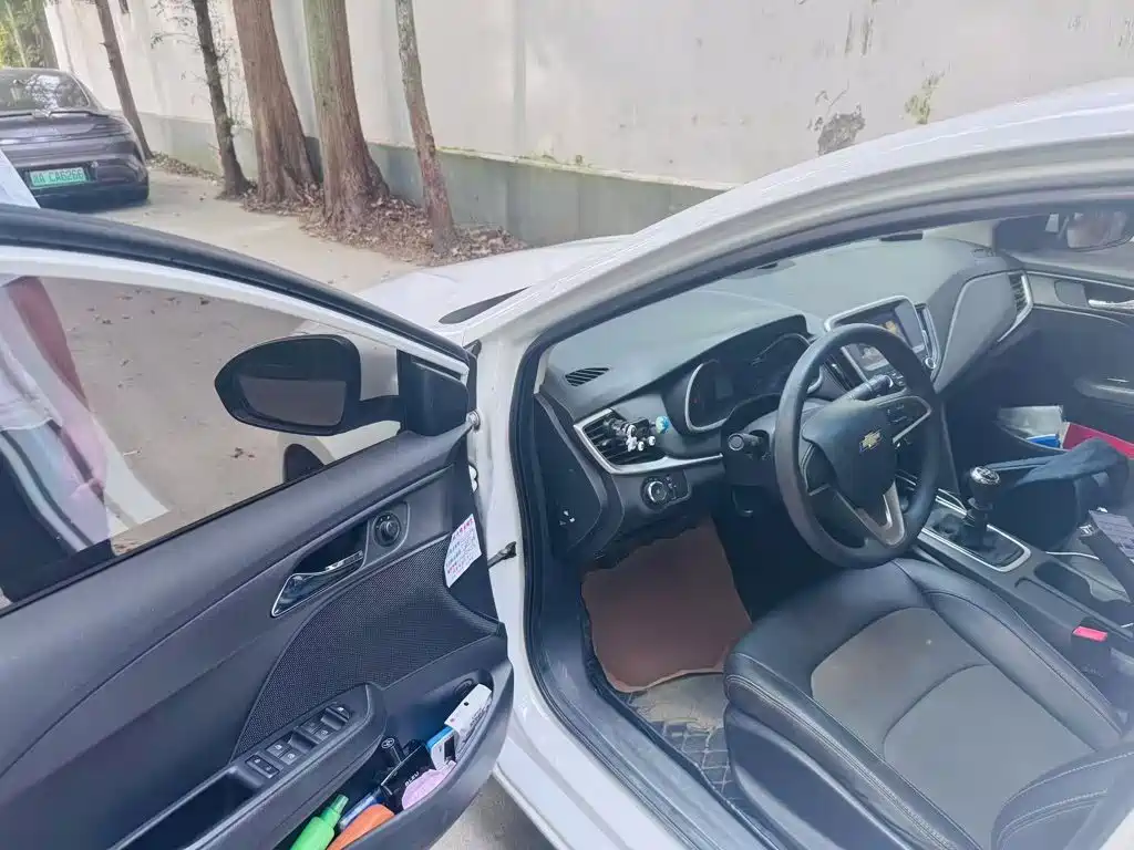 Photo 17 - Chevrolet Cavalier