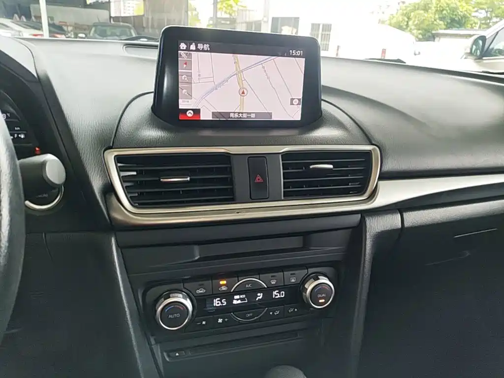 Фото 6 - Mazda Mazda 3