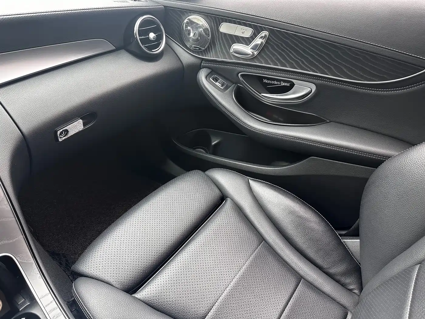 Mercedes-Benz C-Class 2017 Facelift C 200 L Sport Edition фото 12
