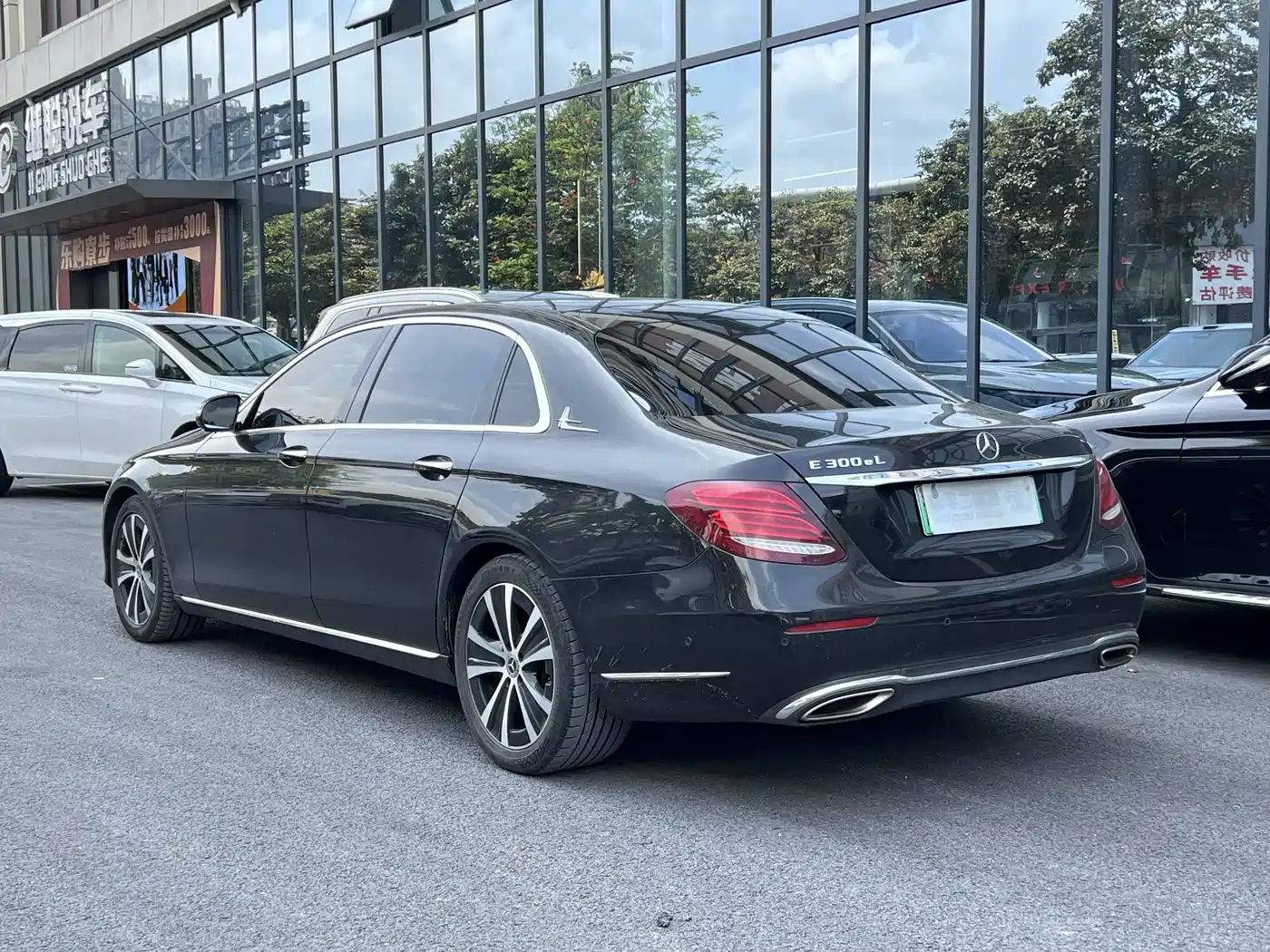 Mercedes-Benz E-Class New Energy 2020 E 300 e L фото 10