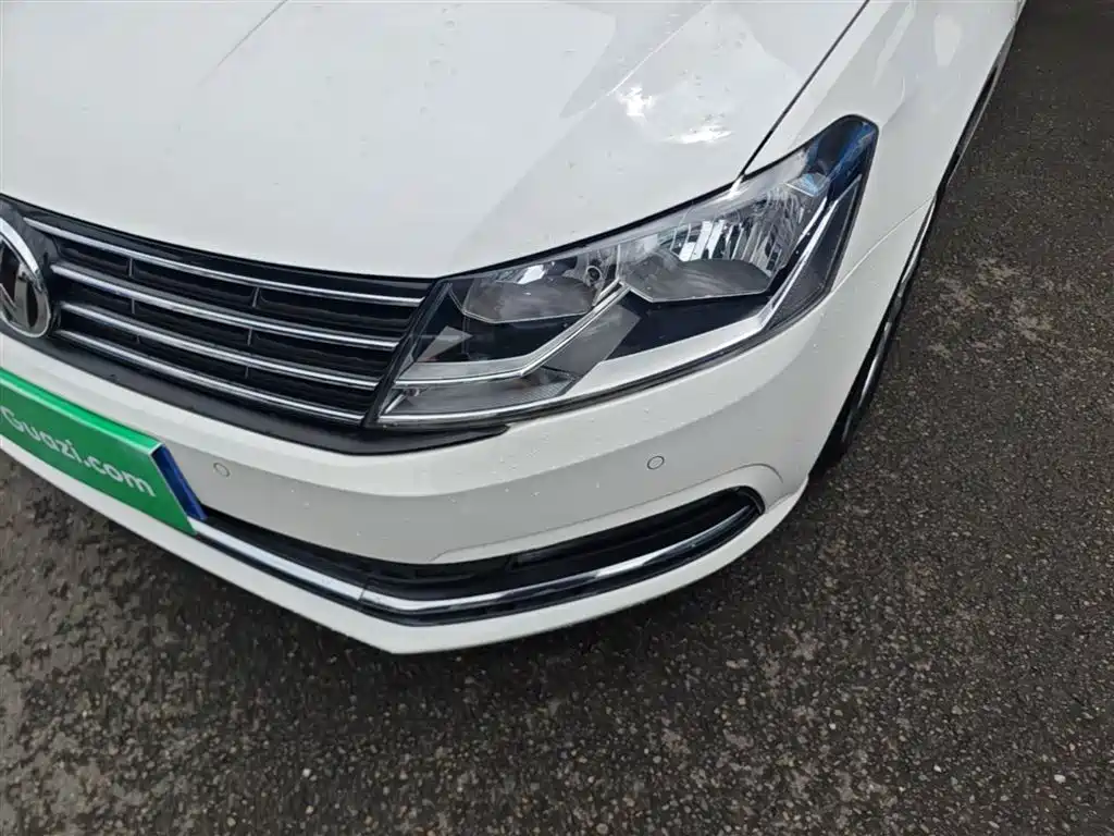Volkswagen Lavida 2017 1.6L Automatic Comfort Edition фото 24