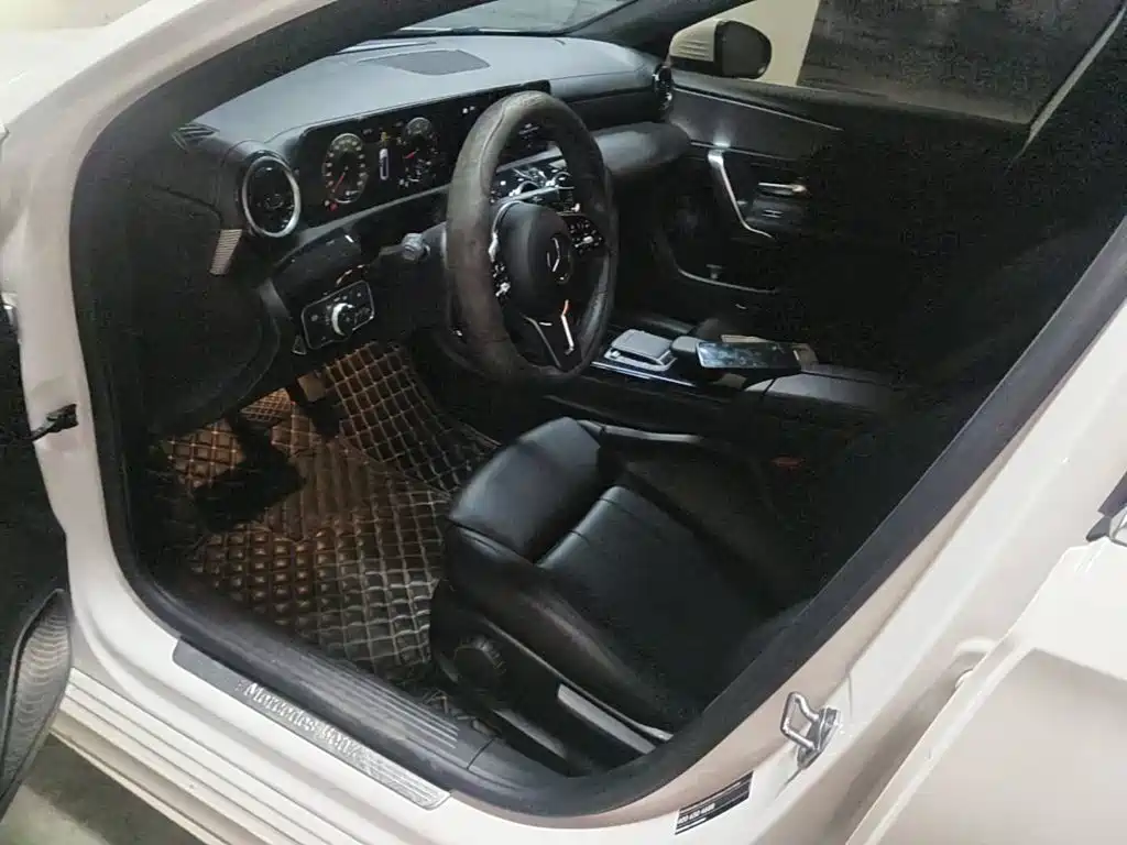 Фото 8 - Mercedes-Benz A-Class