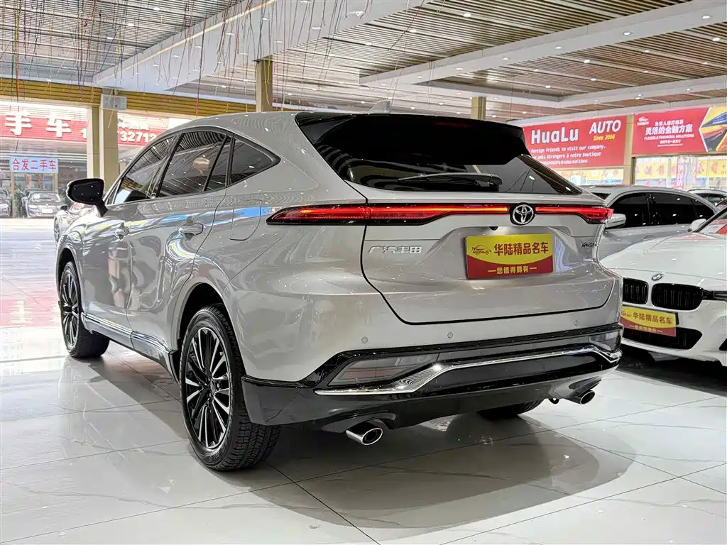 Toyota Venza 2022 2.0L CVT 2WD Premium фото 4