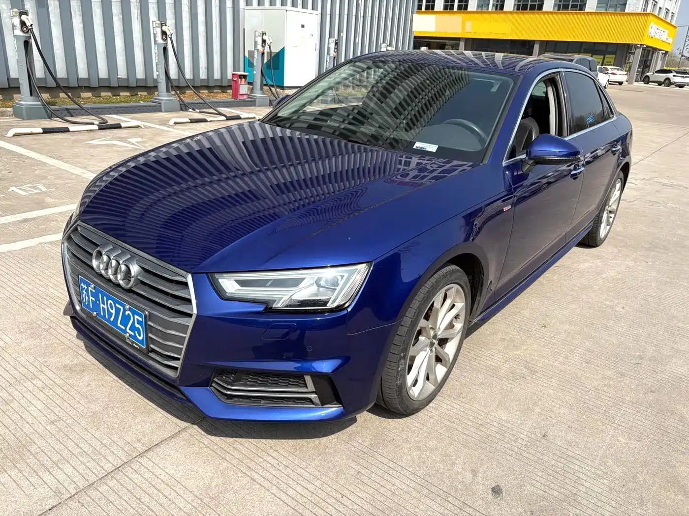 Audi A4L 2018 30th Anniversary 40 TFSI Fashion