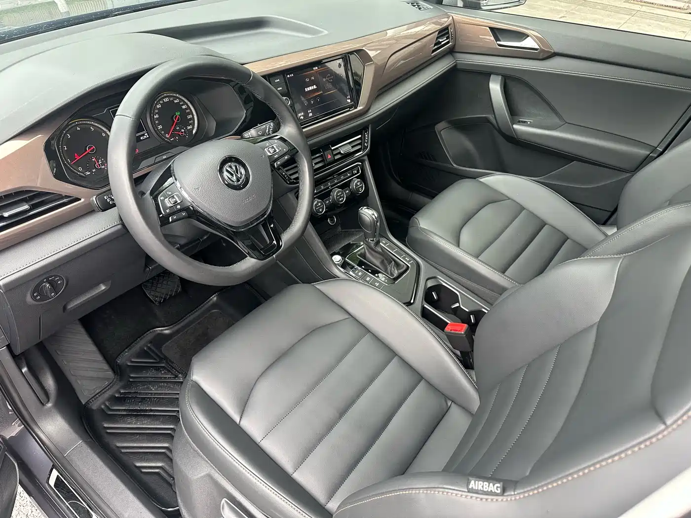 Volkswagen Tharu 2019 280TSI 2WD Luxury Edition China V фото 13