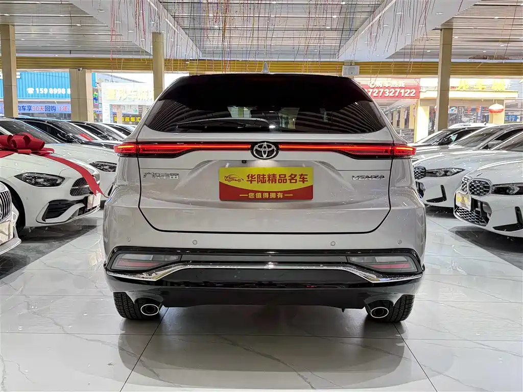 Toyota Venza 2022 2.0L CVT 2WD Premium фото 5