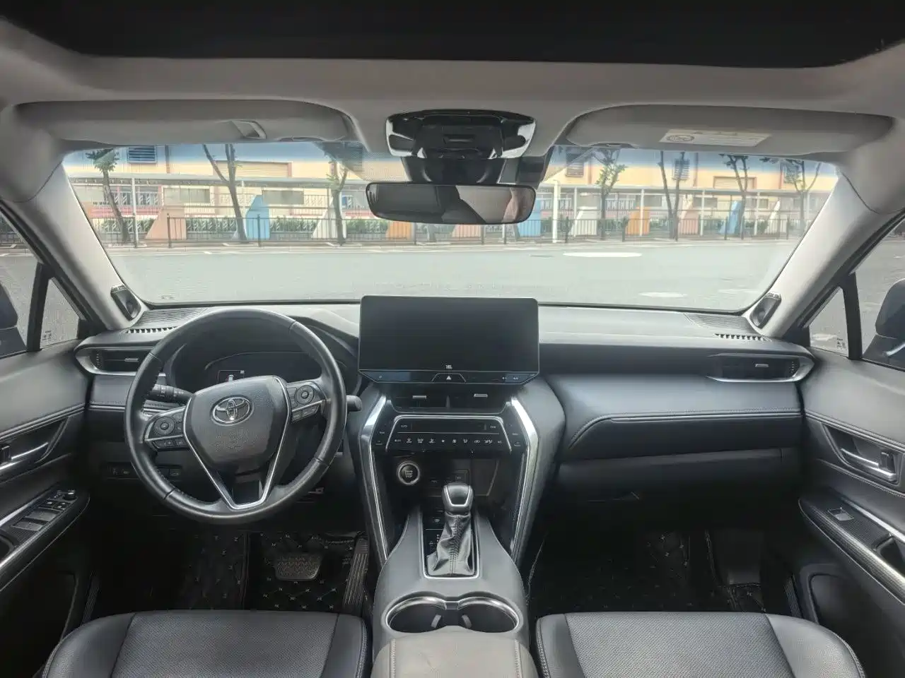 Toyota Venza 2024 2023 2.0L CVT FWD Premium