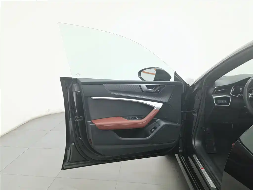 Audi A7L 2024 45 TFSI quattro Black Warrior Edition фото 8