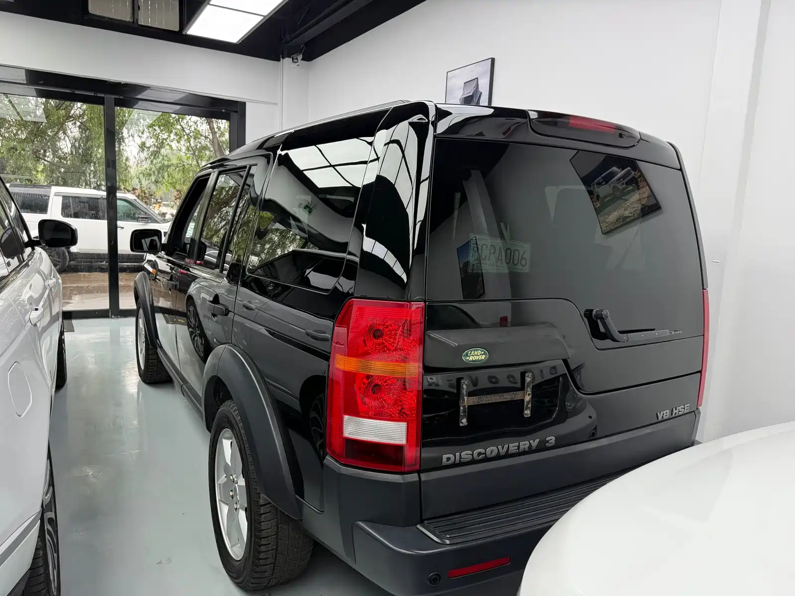 Photo 5 - Land Rover Discovery