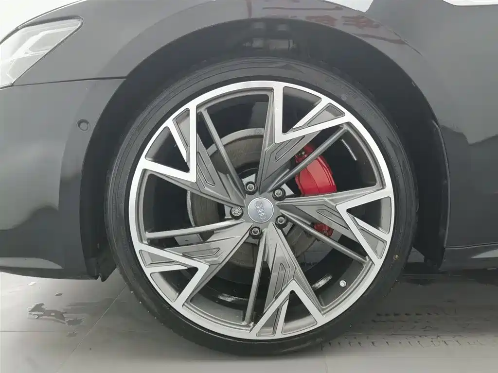 Audi A7L 2024 45 TFSI quattro Black Warrior Edition фото 17