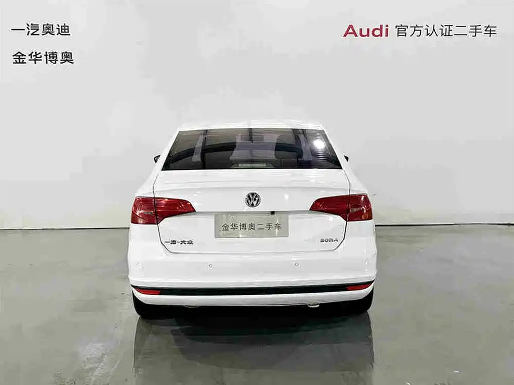 Volkswagen Bora 2018 1.5L Manual Fashion фото 5