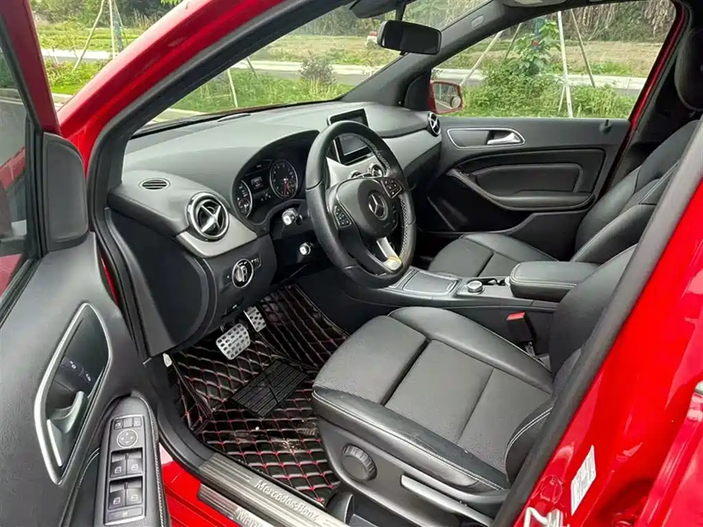 Mercedes-Benz B-Class 2015 B 200 Dynamic фото 13