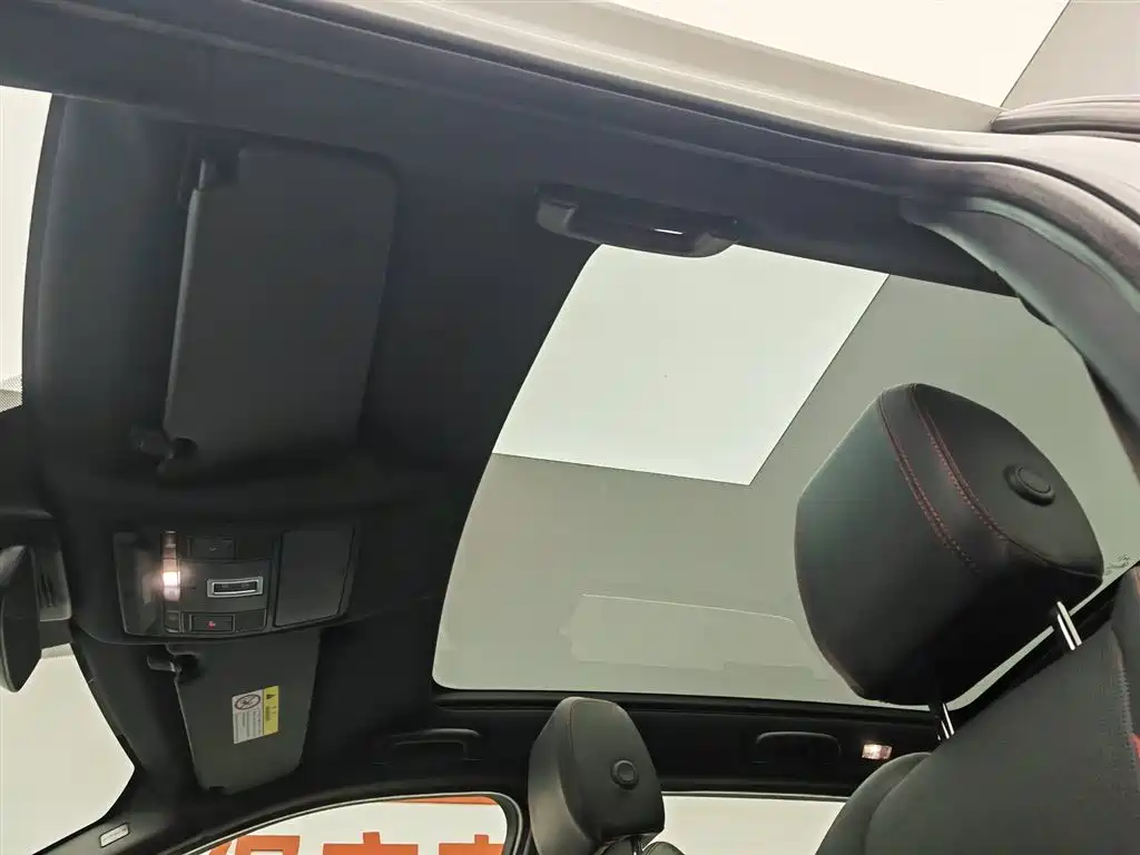 LAND ROVER DISCOVER NEW ENERGY SOURCES FOR SPORTS