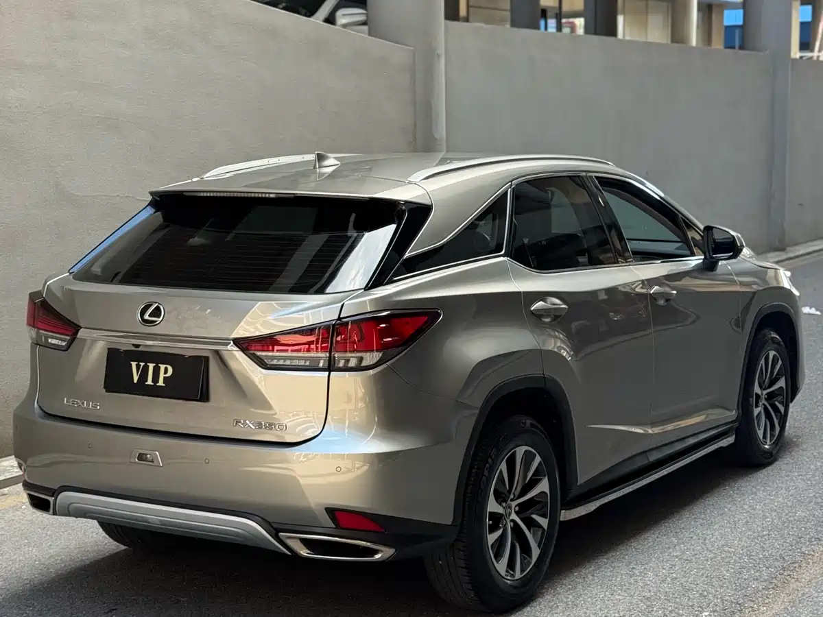 Photo 5 - Lexus RX