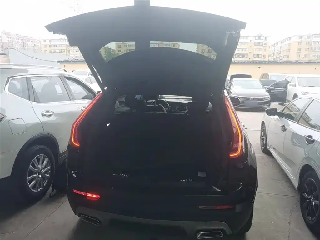 Cadillac XT4 2018 Model 28T 4WD Leading фото 19