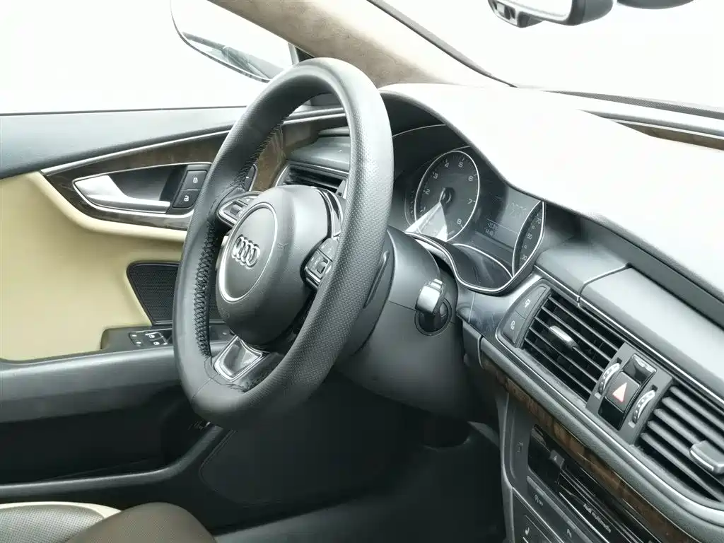 Фото 22 - Audi A7
