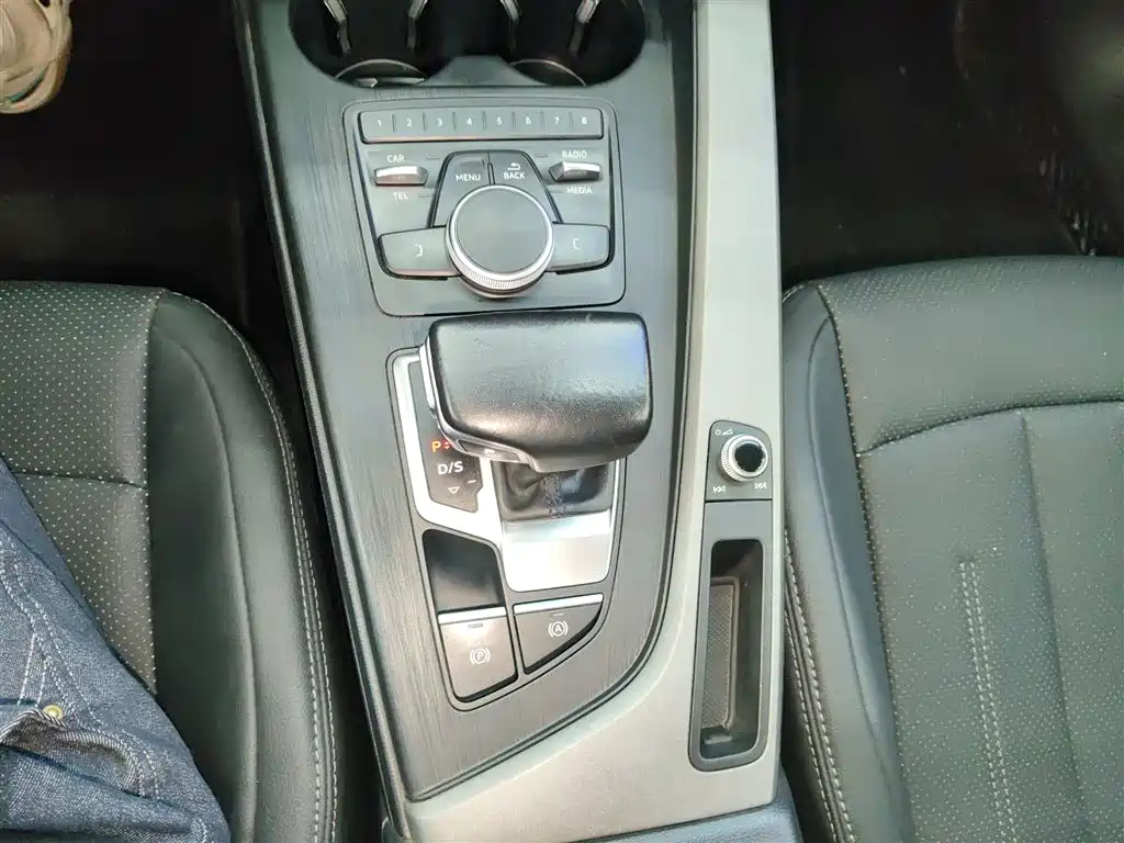 Audi A4L 2017 Plus 40 TFSI Progressive фото 14