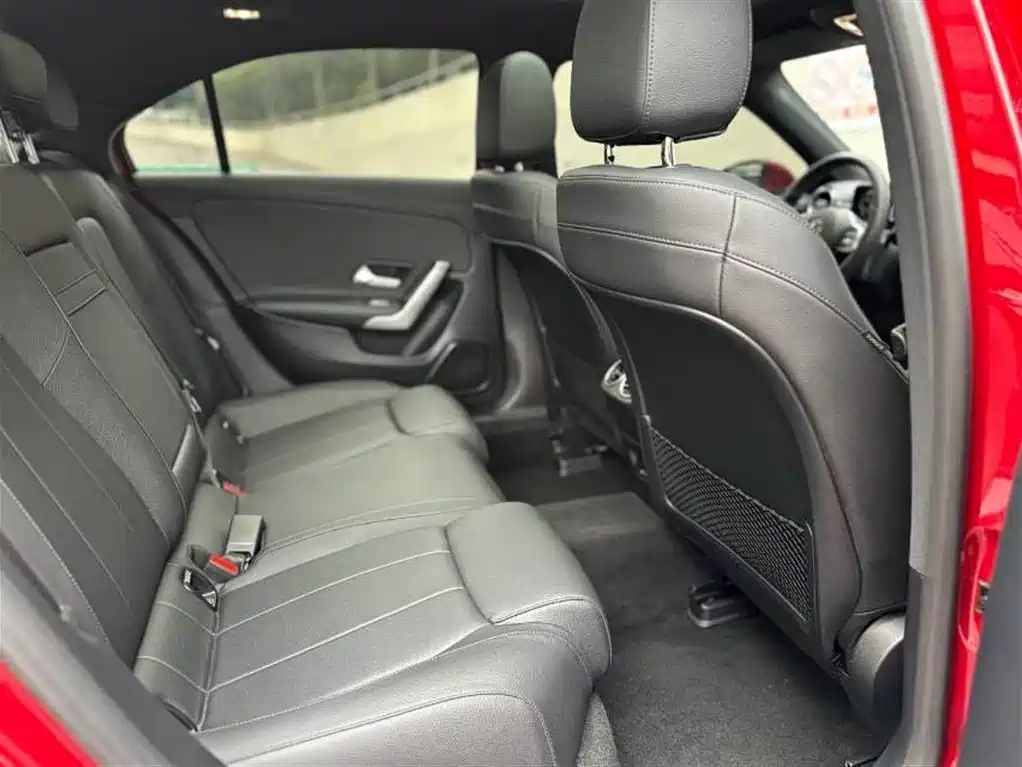 Mercedes-Benz A-Class 2022 A 200 L Sport Sedan Dynamic фото 6