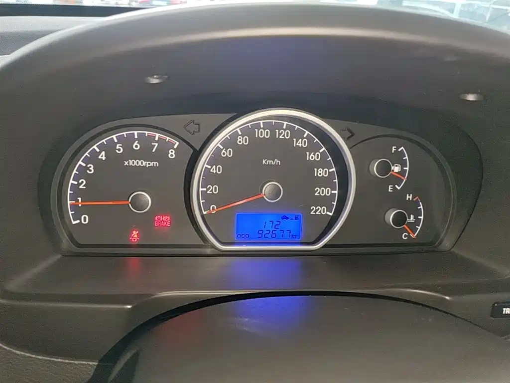 Hyundai Elantra 2011 1.6L Manual Luxury фото 12