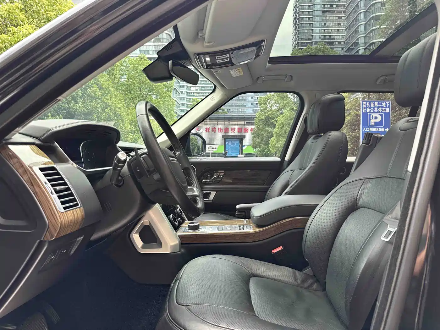 Land Rover Range Rover 2018 3.0 SC V6 Vogue Heritage Edition фото 9